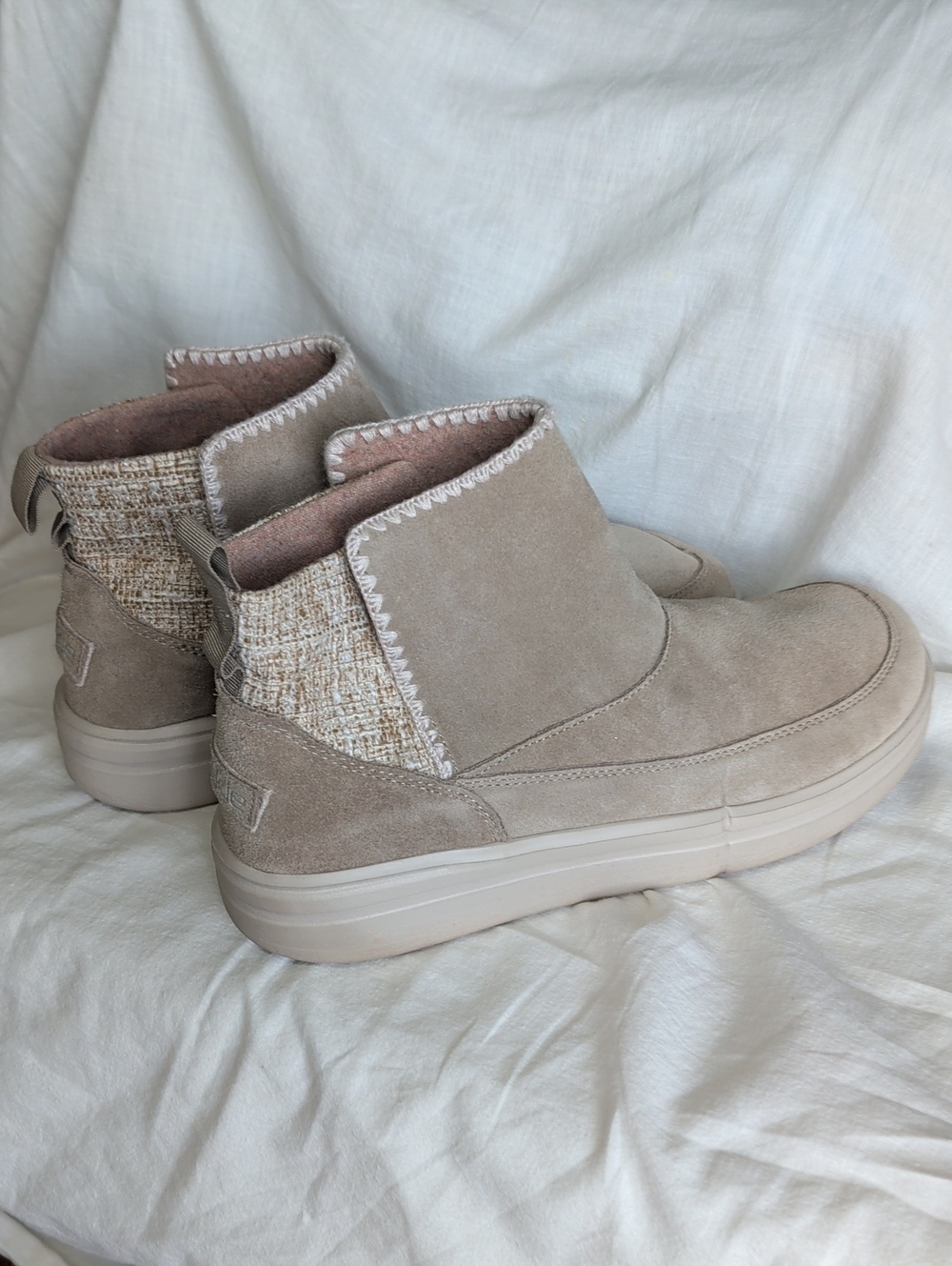 Hey Dude Men’s Chukka Boots in Beige Taupe Casual Soft Cold Weather Days